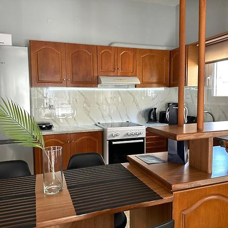 W Pearl Suite Néa Péramos Buitenkant foto