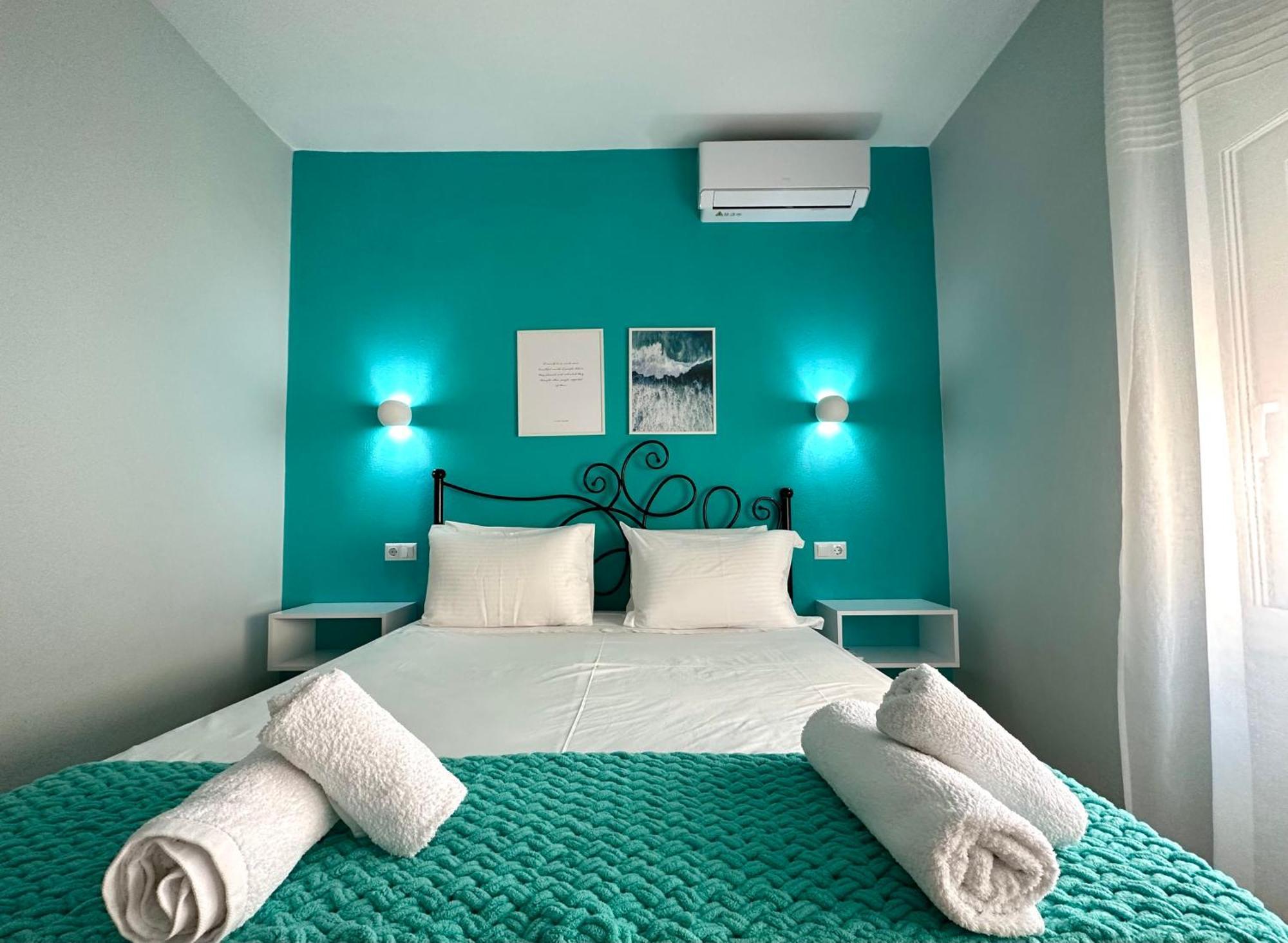 W Pearl Suite Néa Péramos Buitenkant foto