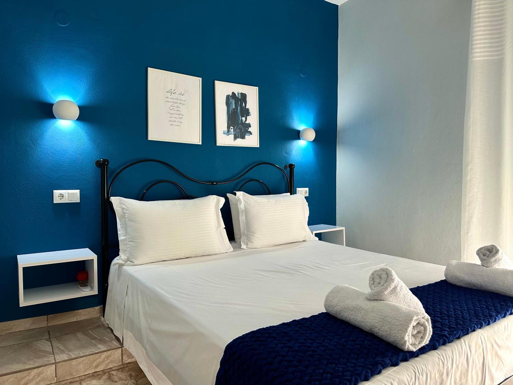 W Pearl Suite Néa Péramos Buitenkant foto